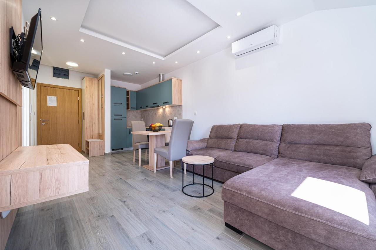 Marea Apartments Budva Bilik gambar