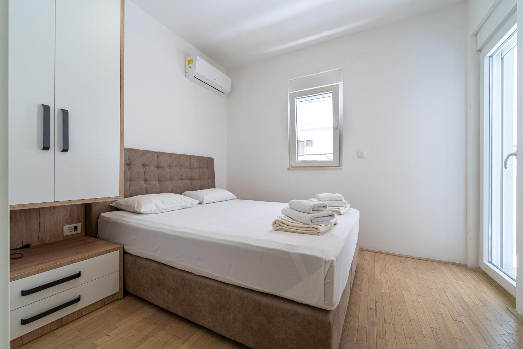 Marea Apartments Budva Bilik gambar
