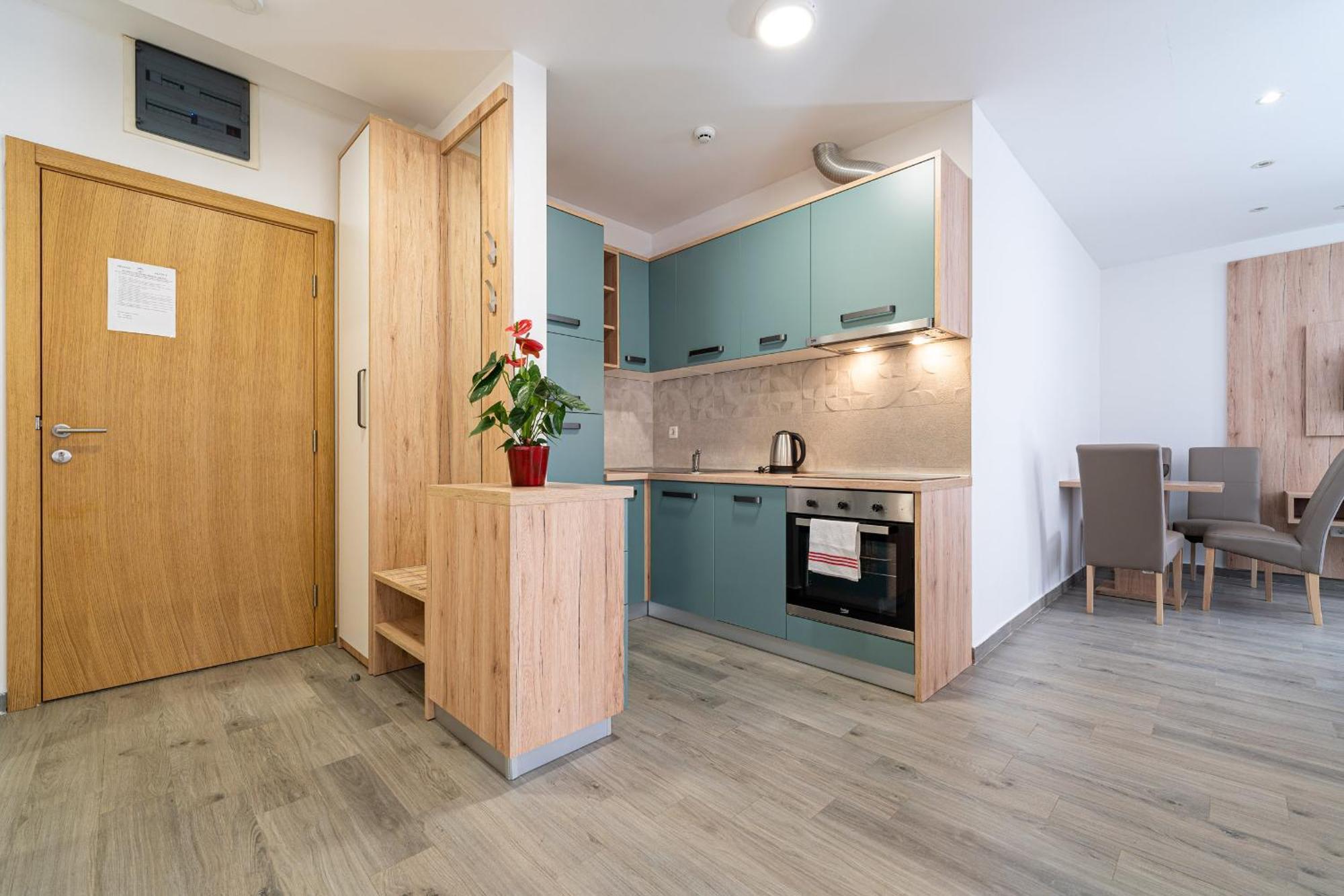 Marea Apartments Budva Bilik gambar
