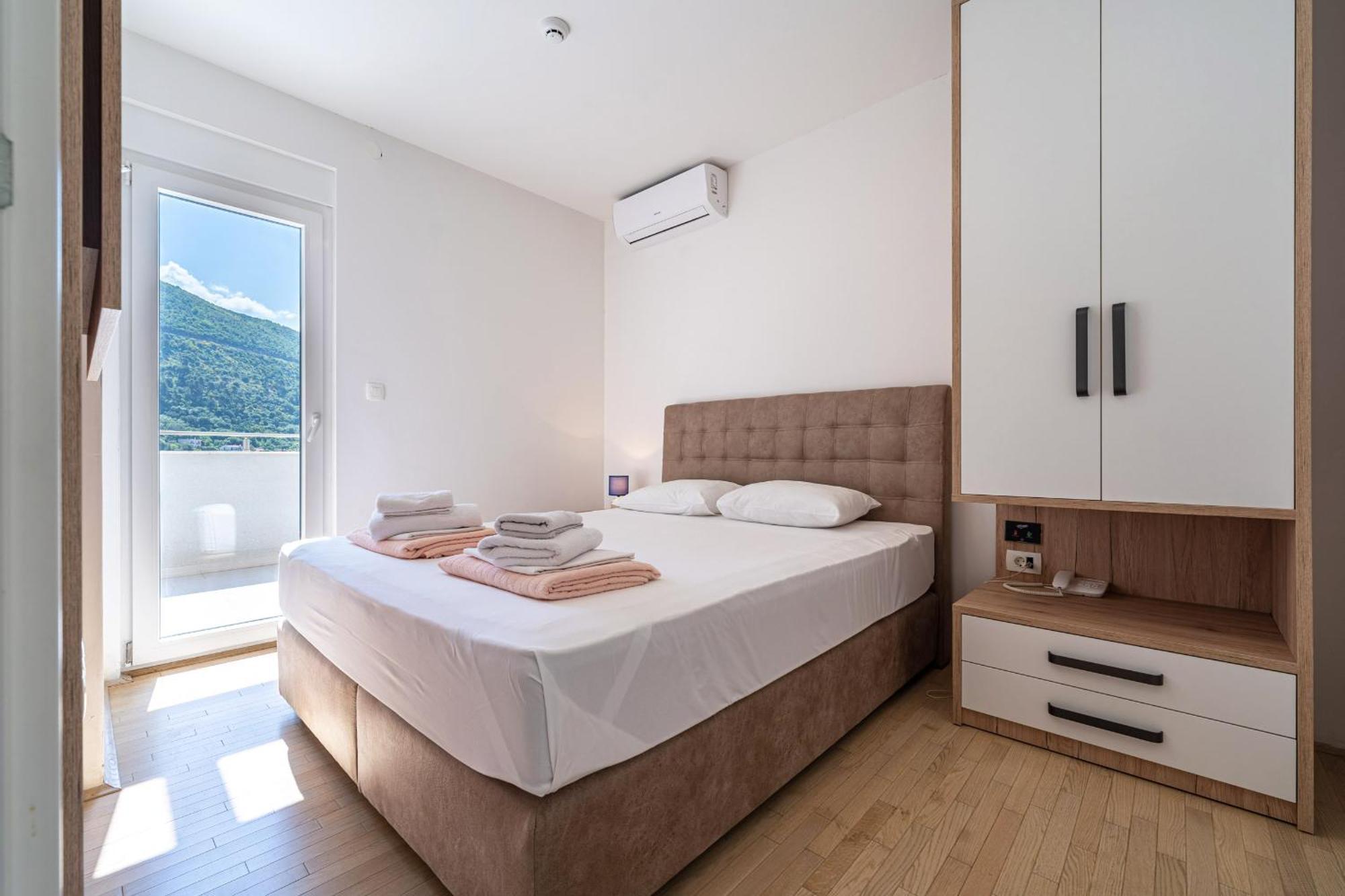 Marea Apartments Budva Bilik gambar