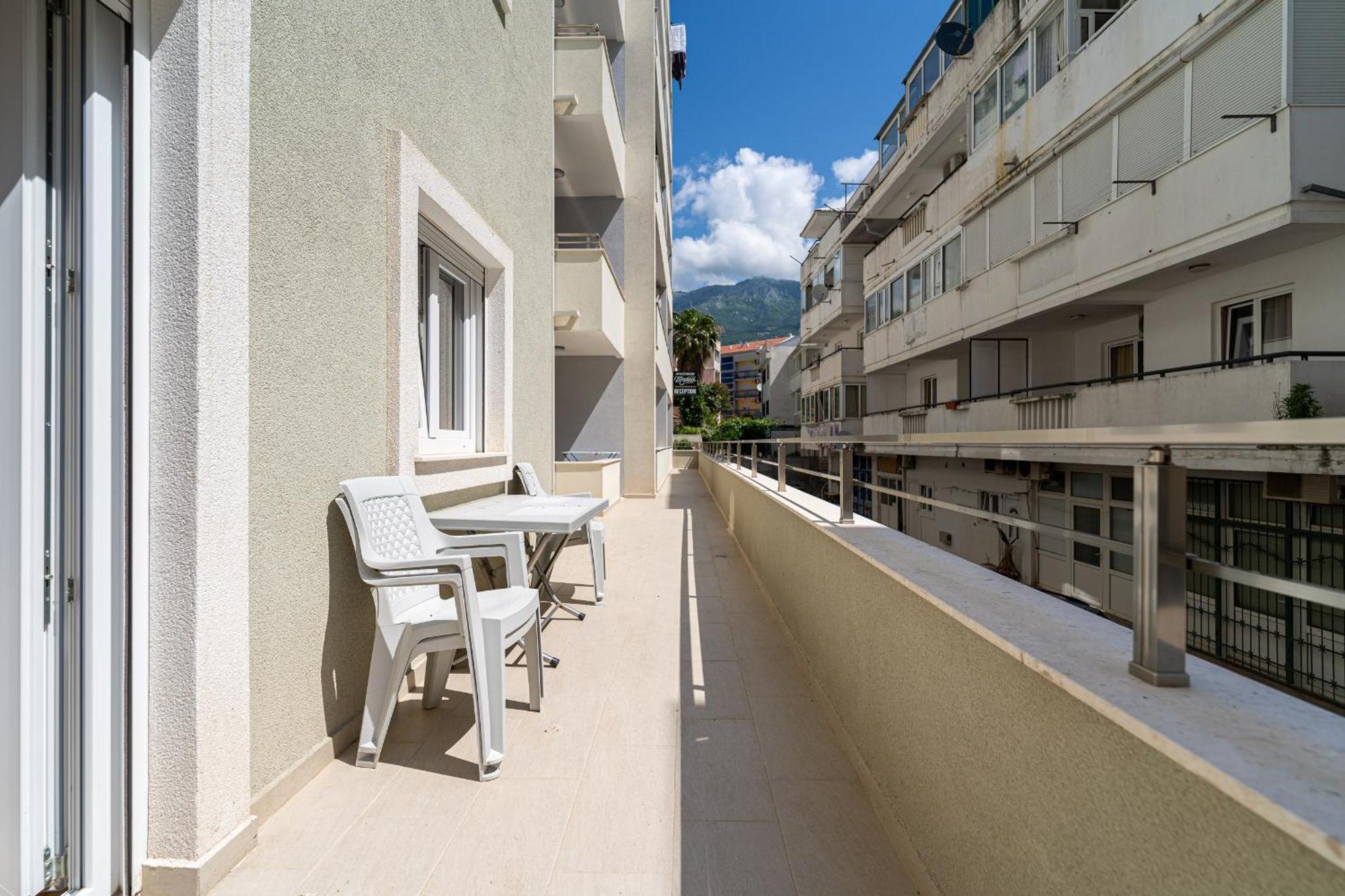 Marea Apartments Budva Bilik gambar