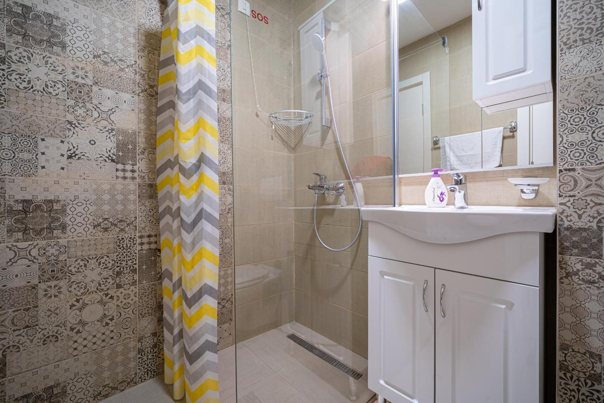 Marea Apartments Budva Bilik gambar
